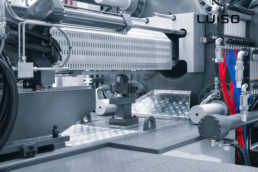 Extrusion and Blow Molding Luiso